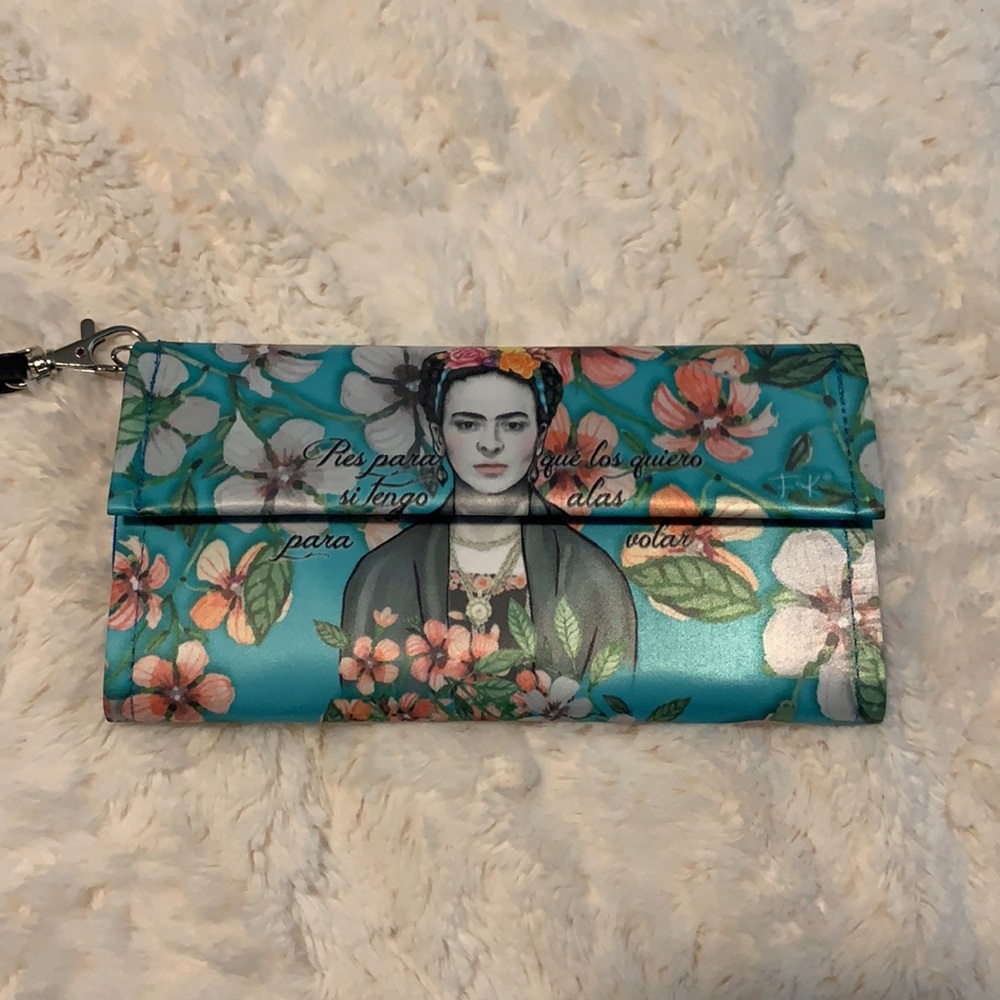 Frida Kahlo wallet w/ free keychain 🌺